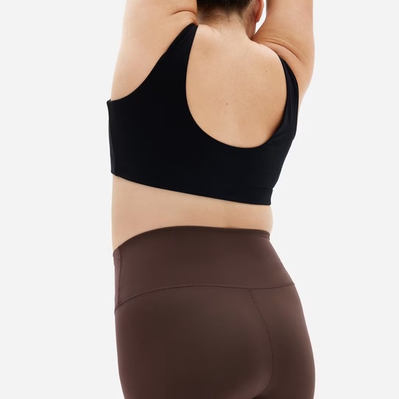 Everlane Perform Legging in Bitter Chocolate - Picture 9 of 9